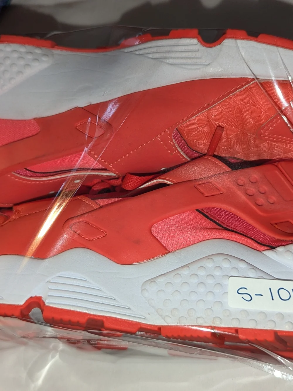Nike Air Huarache Team Red Size 10 Low Top Lace-Up Sneakers 318429-608